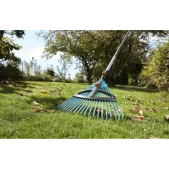 Combisysteem Kunststof Bladhark, Verstelbaar Met Steel - 35cm - Gardena -Groeniva Verkoopwinkel combisysteem kunststof bladhark verstelbaar met steel 35cm gardena 4 5