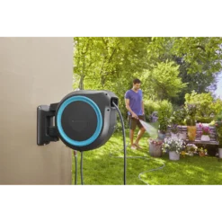 Wandslangenbox RollUp - M/L - 25m - Blauw - Gardena -Groeniva Verkoopwinkel wandslangenbox rollup m l 25m blauw gardena 6 7